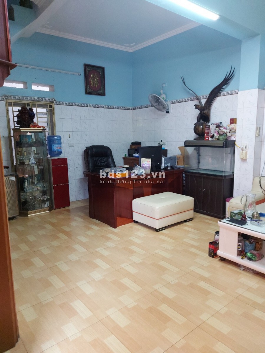 Bán nhà và đất đường Nguyễn Thị Duệ, TP HD, 239.4m2, lô góc, chia lô ra bán cực ok
