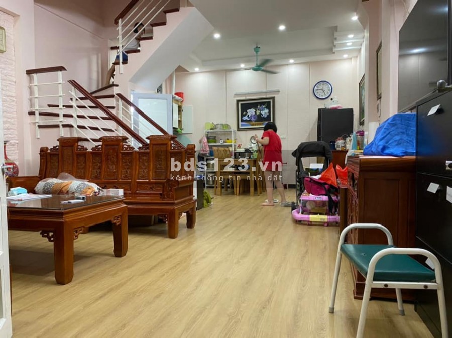 Siêu mẫu lô góc Trương Định Hoàng Mai, gần ô tô, ngõ rộng thông, an ninh tốt DT 60m2x 4,4 tỷ