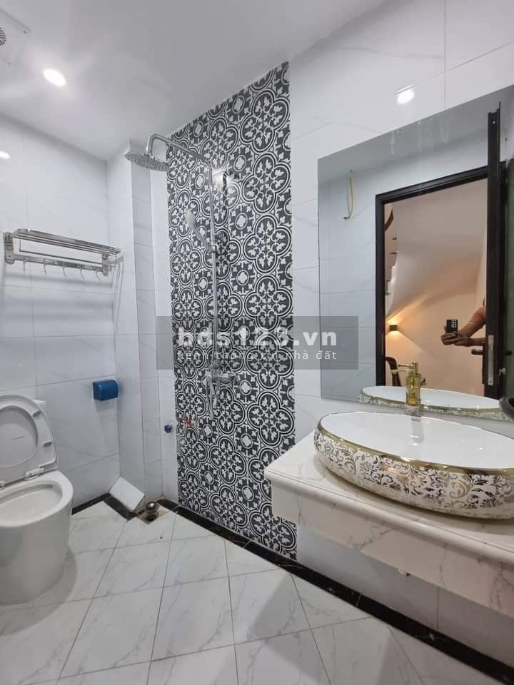 Bán nhà cực hiếm nhà Tô Vĩnh Diện, 5 tầng, lô góc dt 58m2, mt 4.8m, giá bán 6.8 tỷ