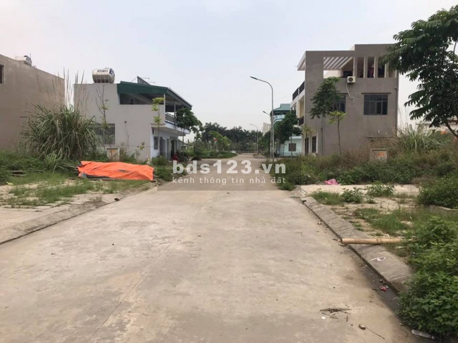 Bán đất giá chất Ngọc Thuỵ diện tích sử dụng 129m2, mặt tiền 17m, giá 5.5 tỷ