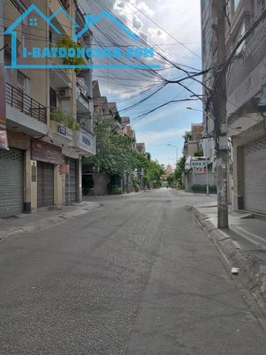 Chính Chủ cần bán nhà ở Phú Nhuận có sổ sẵn đầy đủ, đang cho thuê 7 triệu/tháng