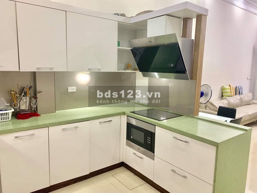Bán nhà chính chủ tại Nguyễn Văn Huyên, Cầu Giấy, Hà Nội ô tô đỗ cửa, giá 8,2 tỷ