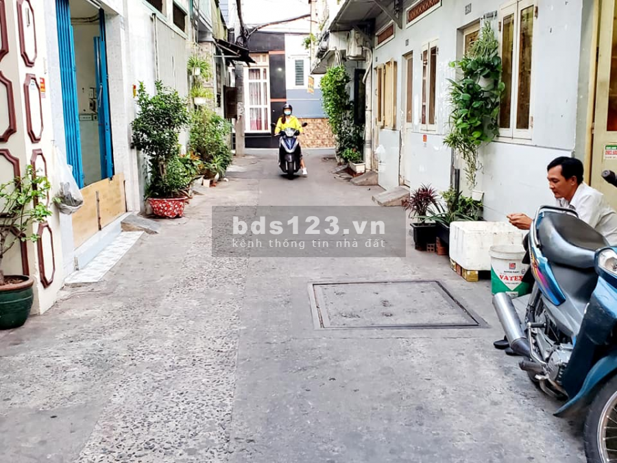 Bán nhà 40m2 hẻm đường Năm Châu, P11, Tân Bình, giá 4,75 tỷ.