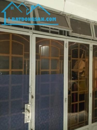 Chính Chủ cần bán nhà ở Phú Nhuận có sổ sẵn đầy đủ, đang cho thuê 7 triệu/tháng