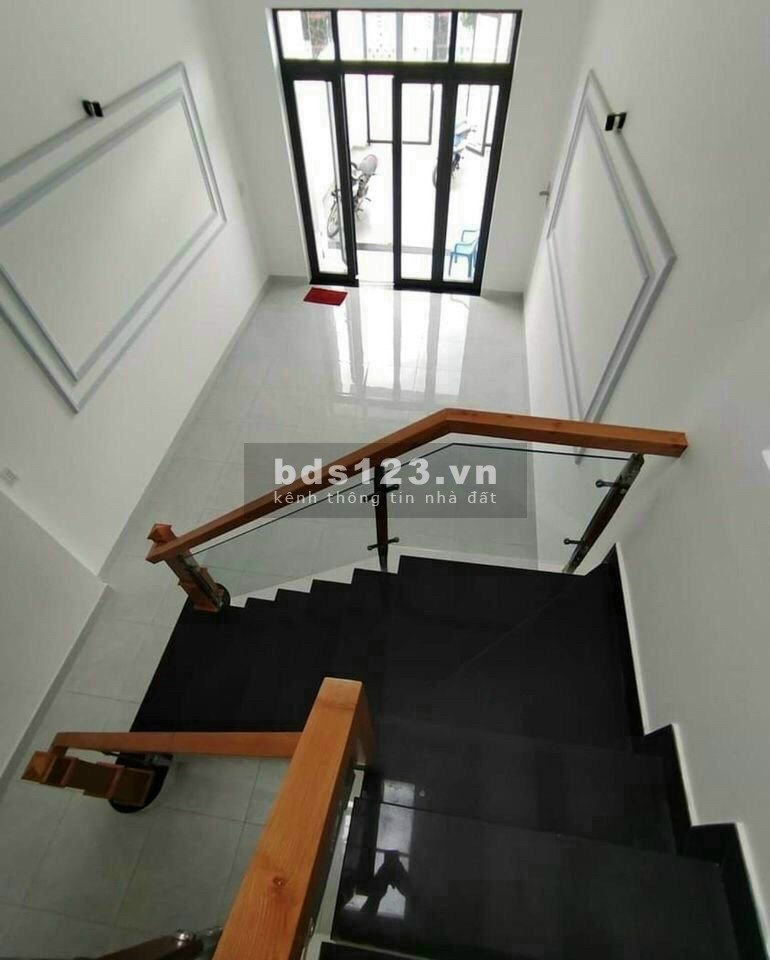 Siêu phẩm mùa dịch nội thất tiện ngh, giá bán 2.75 tỷ, diện tích 100m2, có 60m2 thổ cư