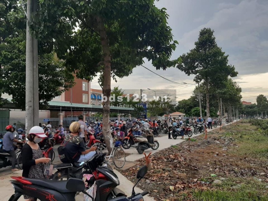 Bán nhanh nền đối diện trường học giá rẻ, đầy đủ tiện tích, đô thị cao cấp
