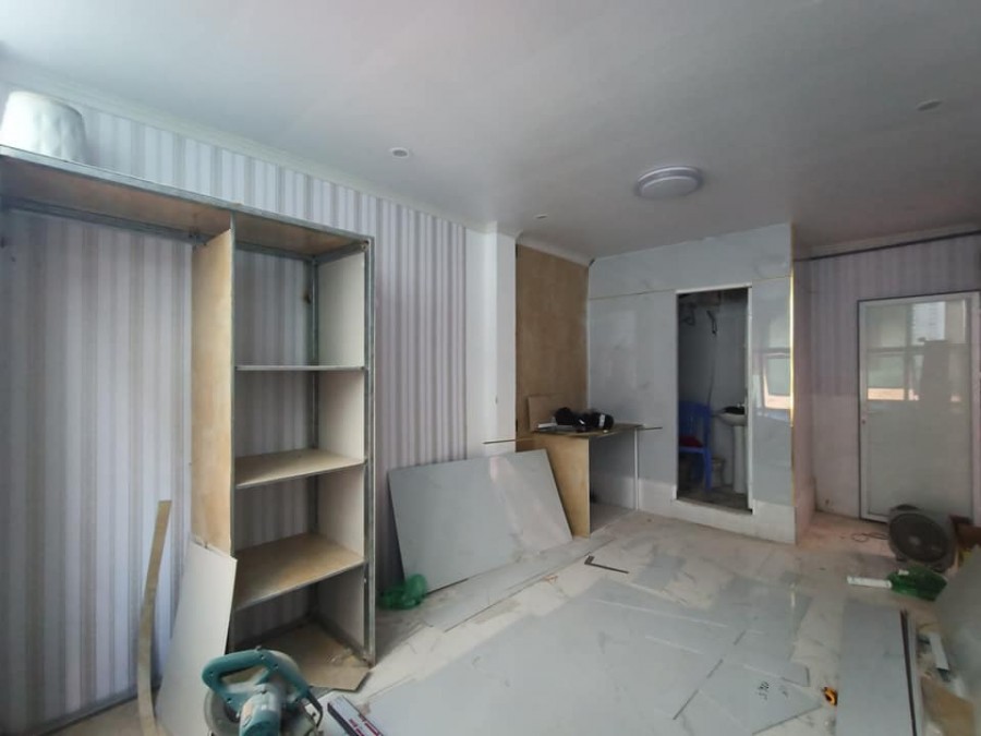 Bán nhà Tân Mai, Hoàng Mai, 2 ô tô tránh, KD, 56m2 x 4T, MT 5.7m, giá 8.1 tỷ. LH 0966456918.