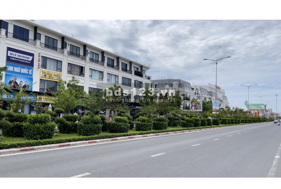 Gia đình muốn bán lại cho những nhà đầu tư với giá tốt nhất, dân cư sầm uất
