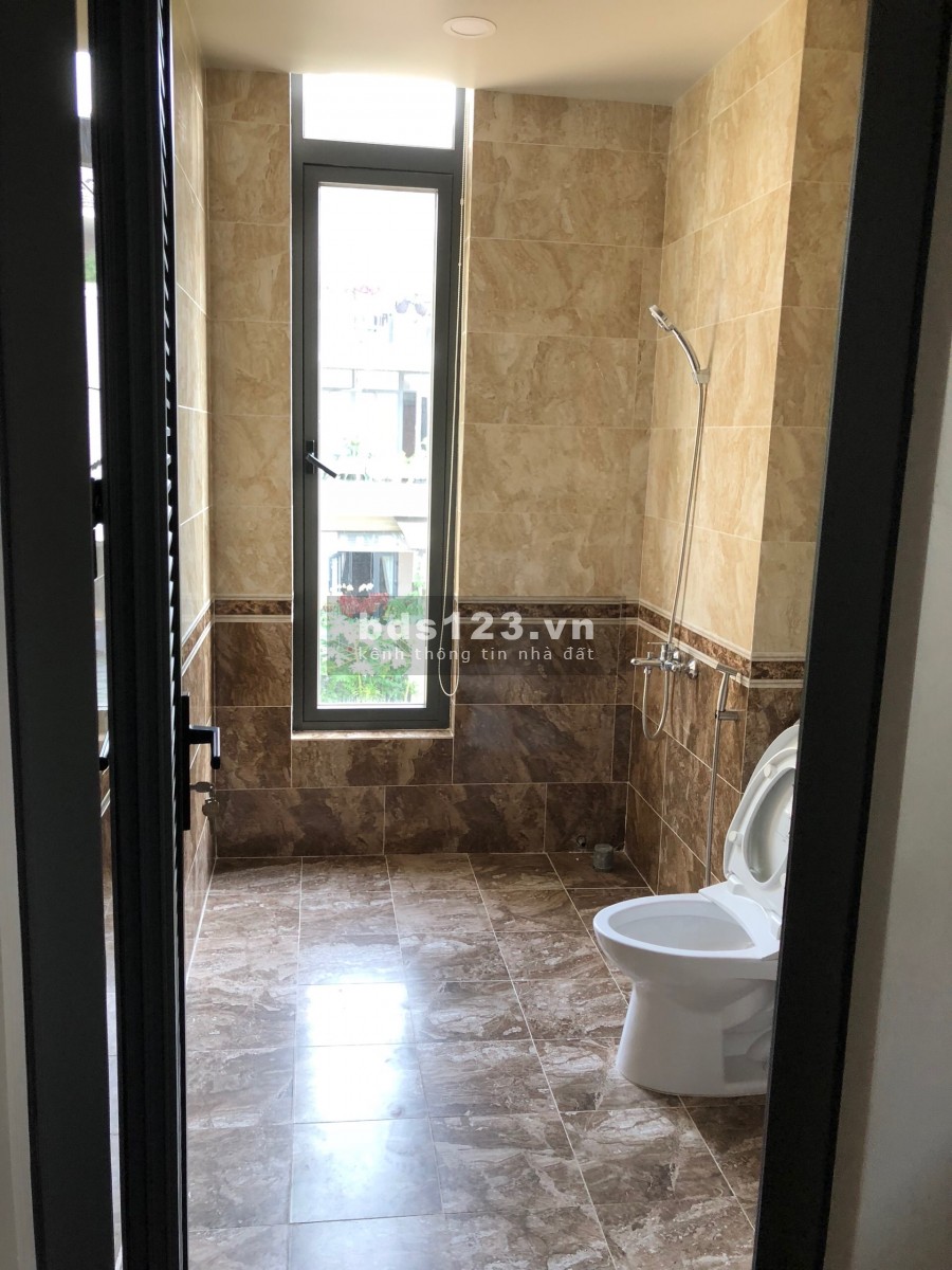 Cho Thuê Nhà Yên Thế, Quận Tân Bình, rộng 9mx18m, đúc bê tông chắc chắn, 3 lầu