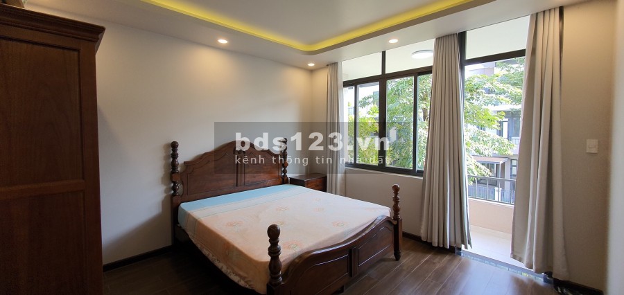 Cho Thuê Nhà Yên Thế, Quận Tân Bình, rộng 9mx18m, đúc bê tông chắc chắn, 3 lầu