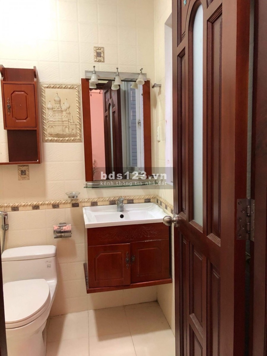 Cho Thuê Nhà Trương Công Định, Quận Tân Bình, DT: 8x20m, 2 lầu