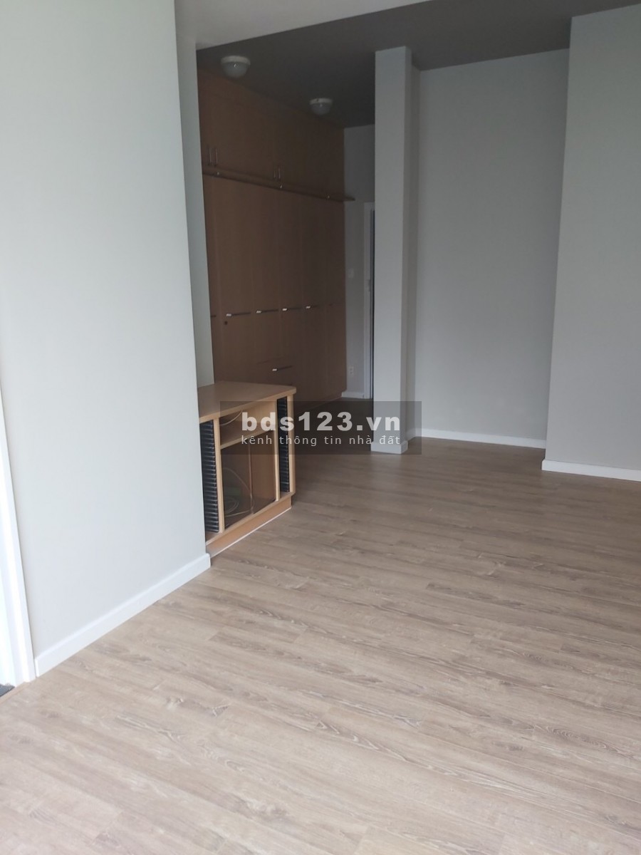 Cho Thuê Nhà Thăng Long, Quận Tân Bình, diện tích sử dụng 6x18m, 3 lầu
