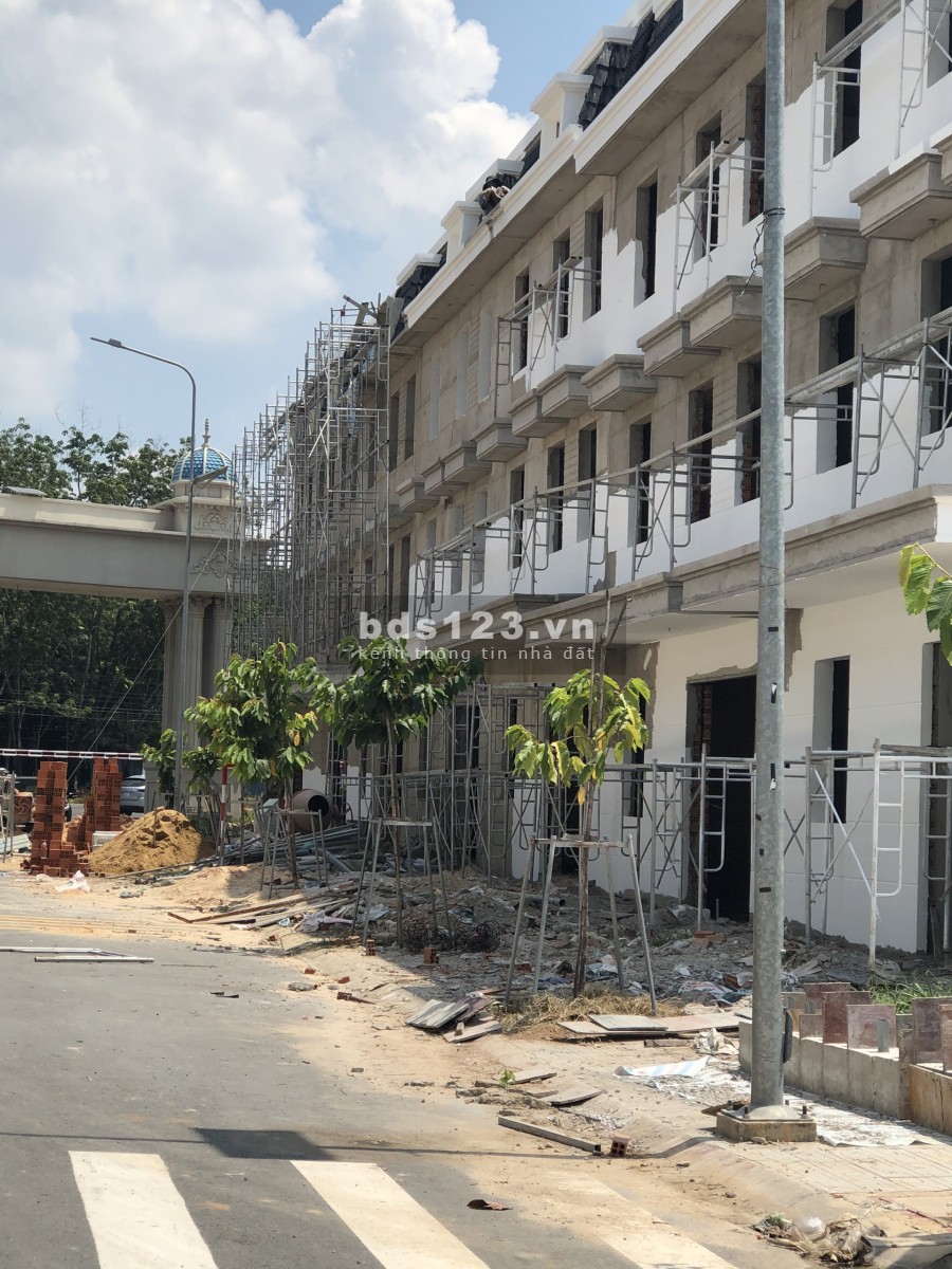 Chính chủ bán 125m2full thổ cư, thị xã Tân Uyên, sổ hông riêng, làm việc nhanh