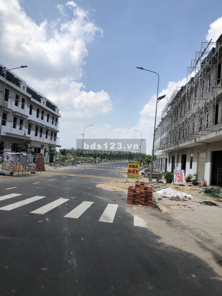 Chính chủ bán 125m2full thổ cư, thị xã Tân Uyên, sổ hông riêng, làm việc nhanh