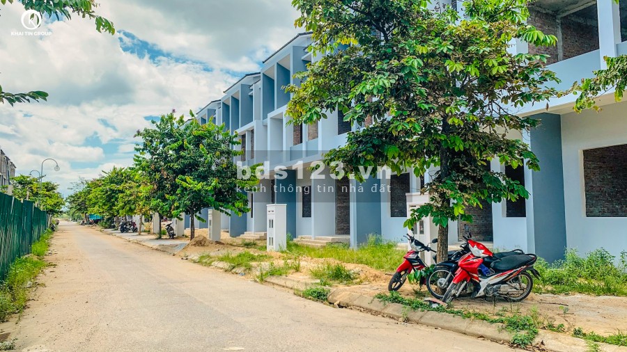 Nhà liền kề kiến trúc bán cổ điển Châu Âu tại An Cựu City, 3,5 tầng diện tích 4,5m x 18m. Giá 4,259 tỷ