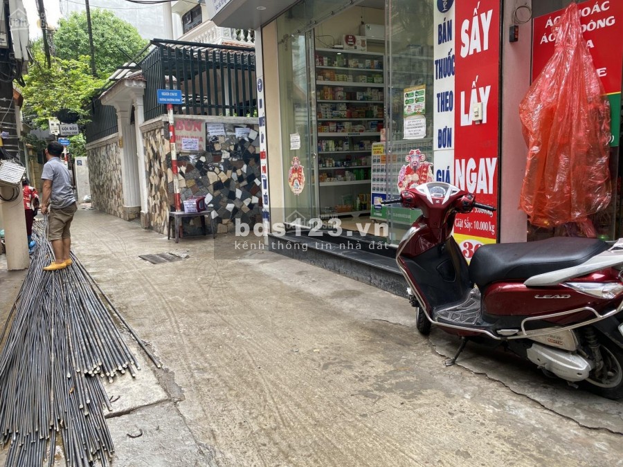 Hiếm! DT Nhà 51M, mặt tiền trên: 5m (Mặt ngõ Thông) Phố Nguyễn Trãi kinh doanh