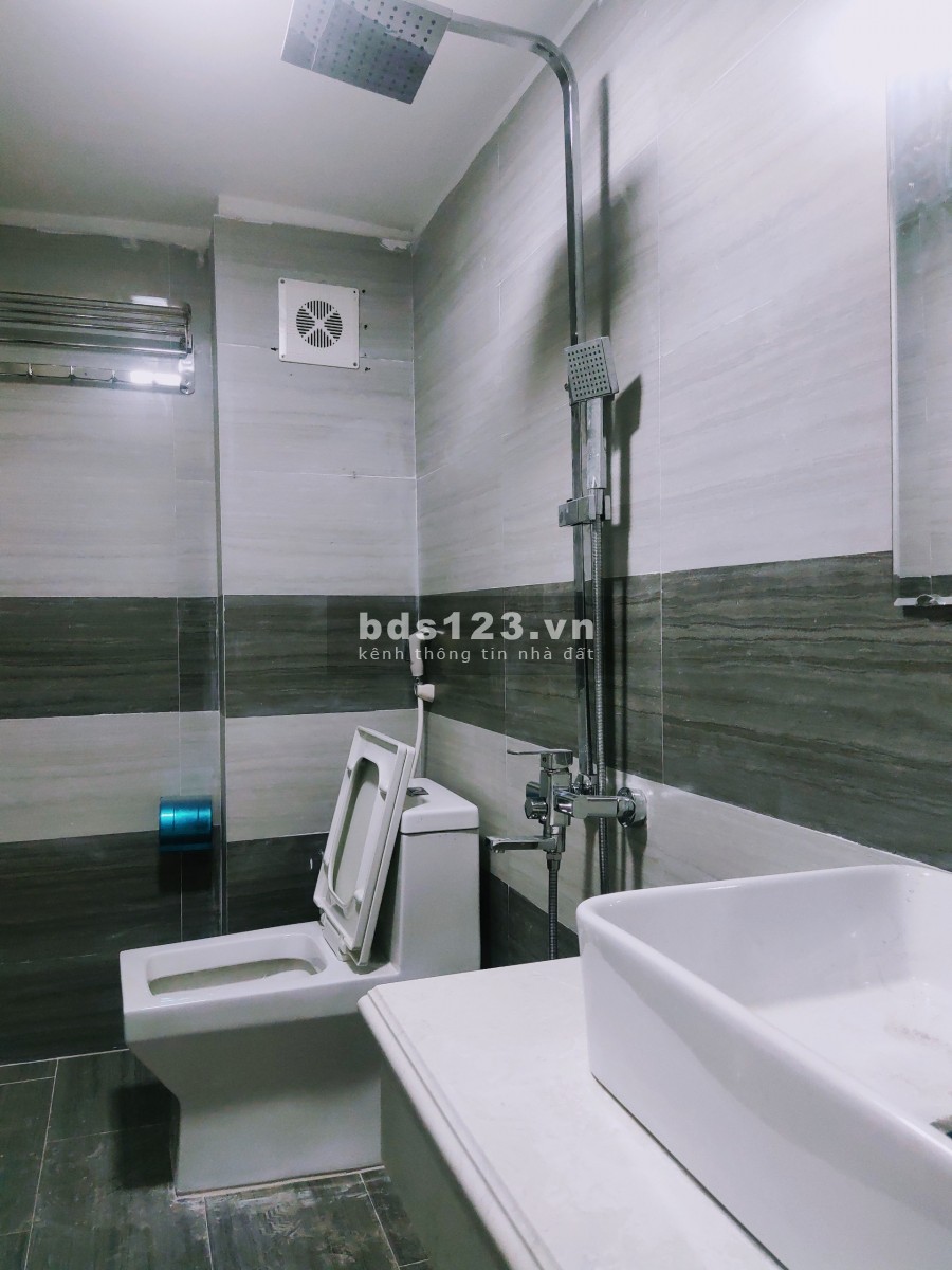 Bán nhà xây mới 5 tầng ôtô MERCEDES vào tận nhà, đường 5m Minh Khai Bắc Từ Liêm