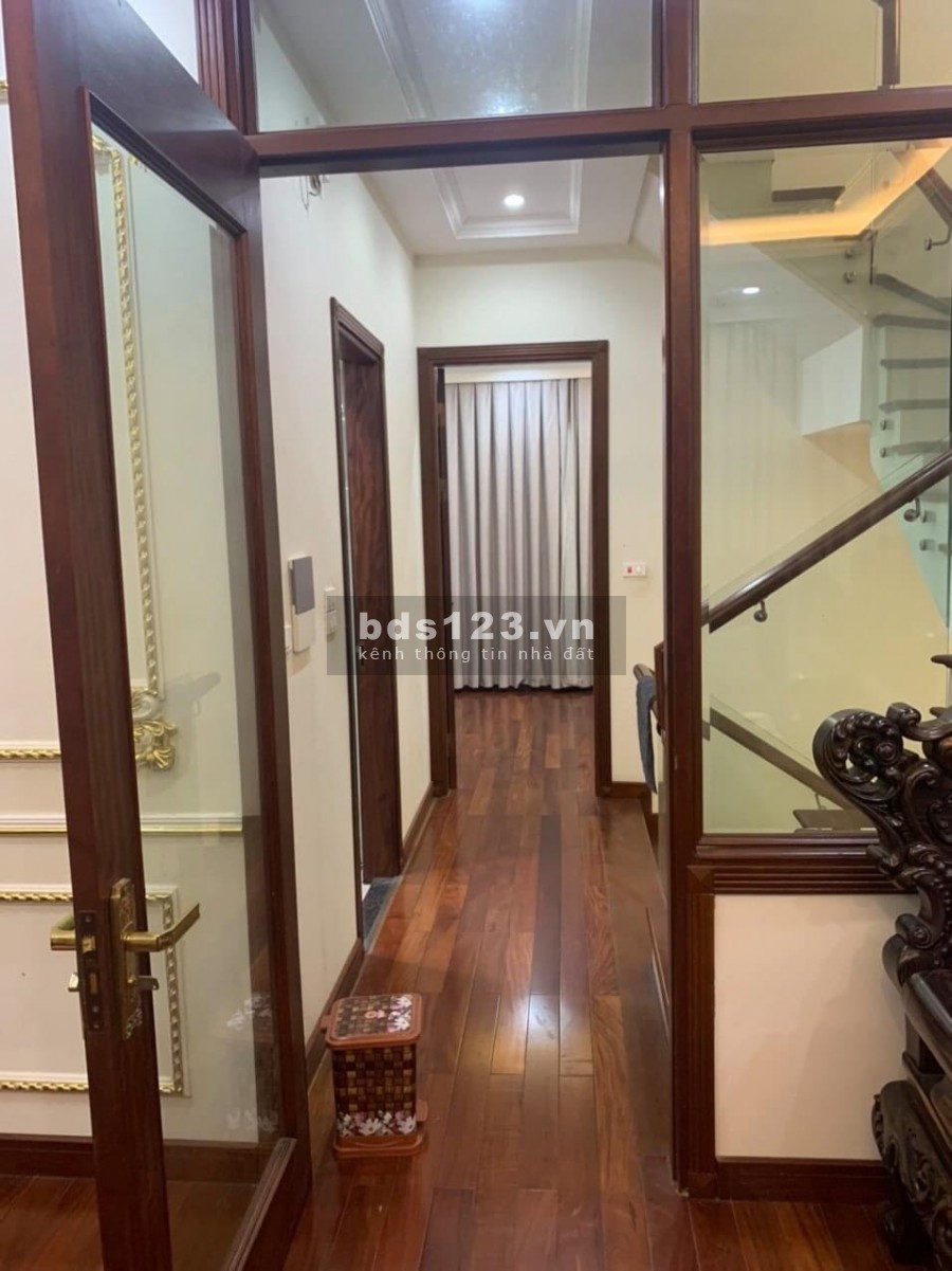 Bán nhà Văn Phú Quận Hà Đông vị trí cực đỉnh, đúc kiên cố 5 tầng đúc kiên cố