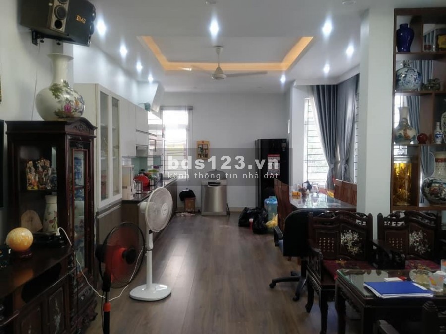 Bán nhà lô góc 2 mặt toáng, ngõ ô tô tránh, kinh doanh sắp mặt dt 60m2 giá 5.7 tỷ