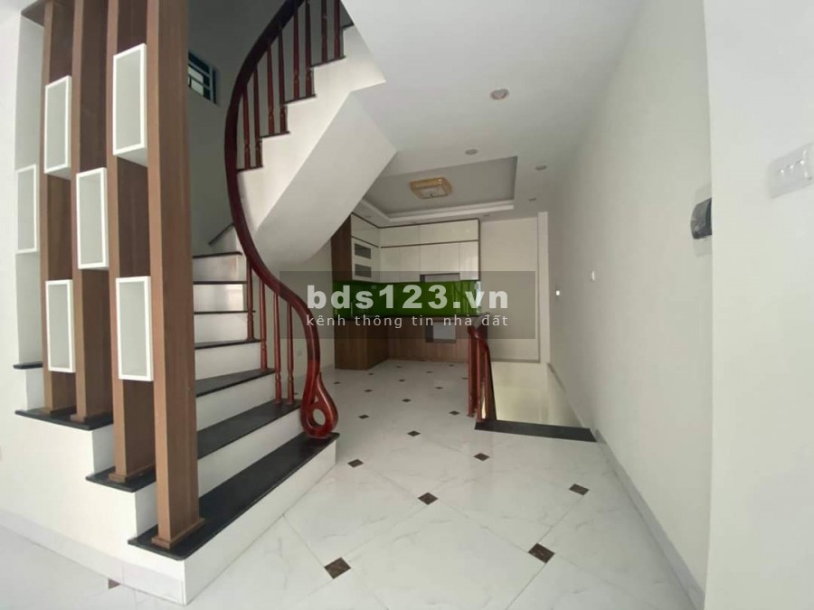Bán nhà xây mới 5 tầng ôtô MERCEDES vào tận nhà, đường 5m Minh Khai Bắc Từ Liêm