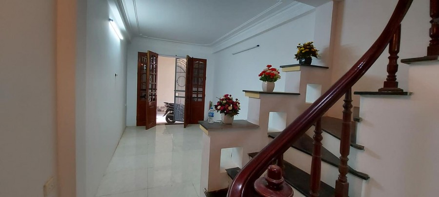 Bán nhà Chiến Thắng, Hà Đông, diện tích 38m2, ô tô đỗ cửa, KD, giá 4,3 tỷ.