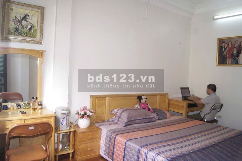 Bán nhà Bằng Liệt ba bước ra phố, hưởng trọn tiện ích KĐT Linh Đàm 55m2 3,98 tỷ