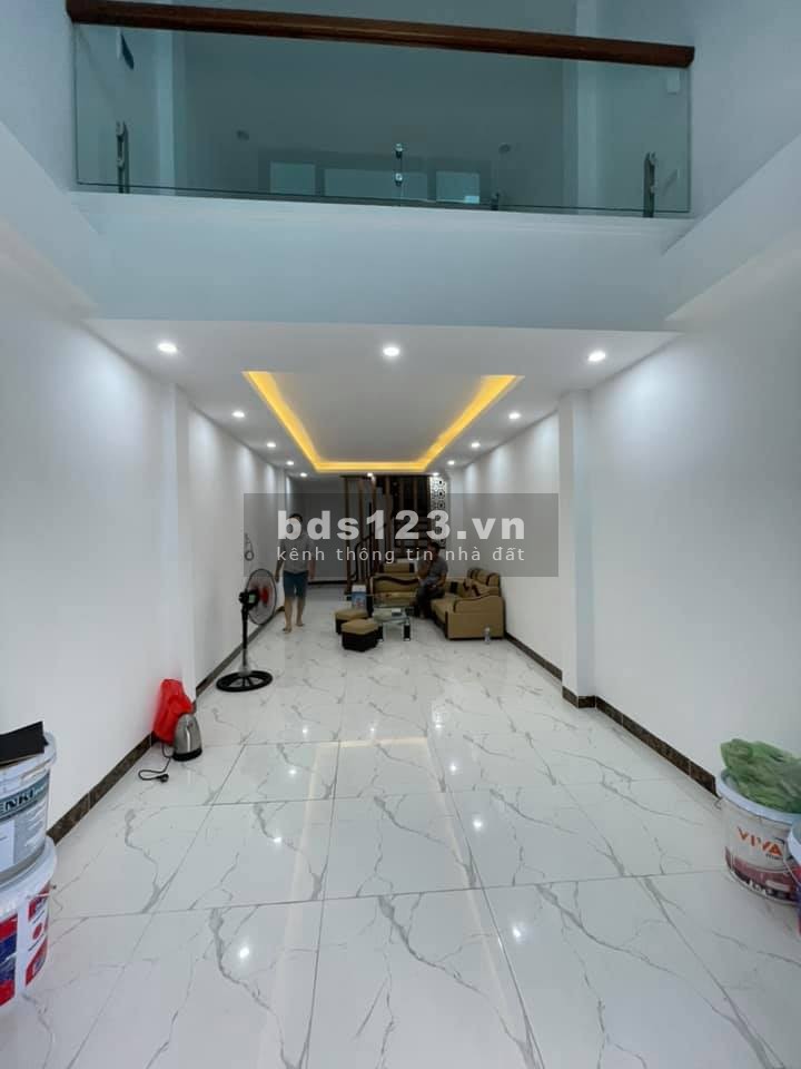 Bán nhà phố Nguyễn Công Trứ, dt 38m2, 6 tầng, ô tô đỗ cửa vào nhà, nhỉnh 7 tỷ