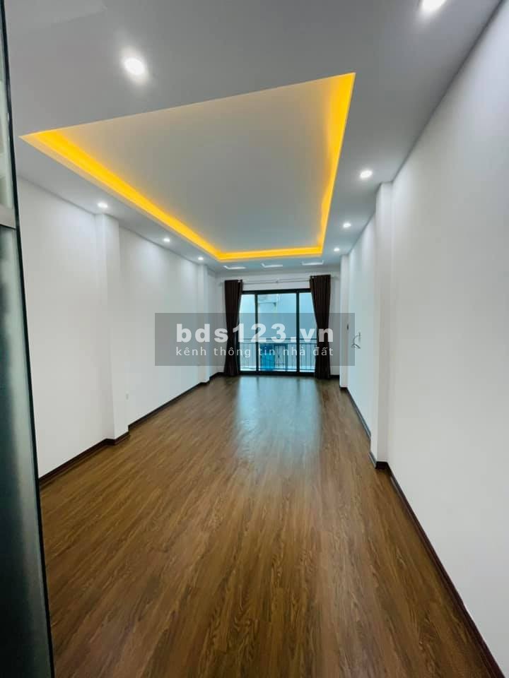 Bán nhà phố Nguyễn Công Trứ, dt 38m2, 6 tầng, ô tô đỗ cửa vào nhà, nhỉnh 7 tỷ