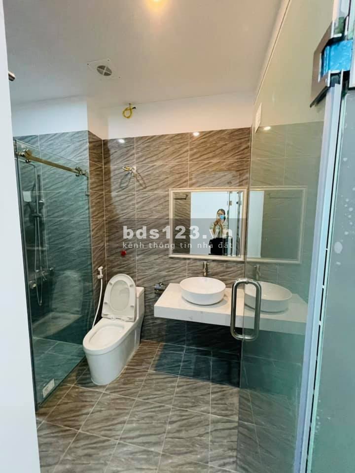 Bán nhà phố Nguyễn Công Trứ, dt 38m2, 6 tầng, ô tô đỗ cửa vào nhà, nhỉnh 7 tỷ