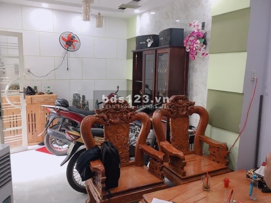 Bán Nhà Lạc Long Quân-TB 2 tầng-108m2- nở hậu đẹp, giá chỉ có 4.22 tỷ,