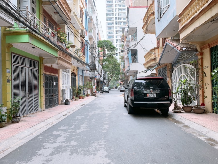 Bán nhà Xuân La phân lô ô Bàn Cờ, đường ô tô tránh, vỉa hè 2 bên, dt 40m2, mt 4m, giá nhỉnh 6 tỷ