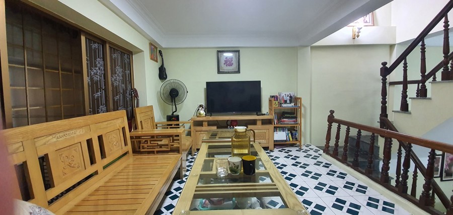 Bán nhà Xuân La phân lô ô Bàn Cờ, đường ô tô tránh, vỉa hè 2 bên, dt 40m2, mt 4m, giá nhỉnh 6 tỷ
