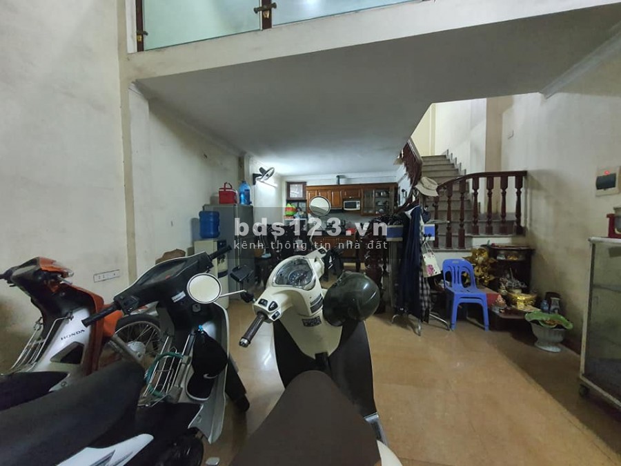 Nhà đẹp ô tô vào đường Đại Mỗ dt 41m2, 5 tầng phân lô giá 3.7 tỷ, thương lượng