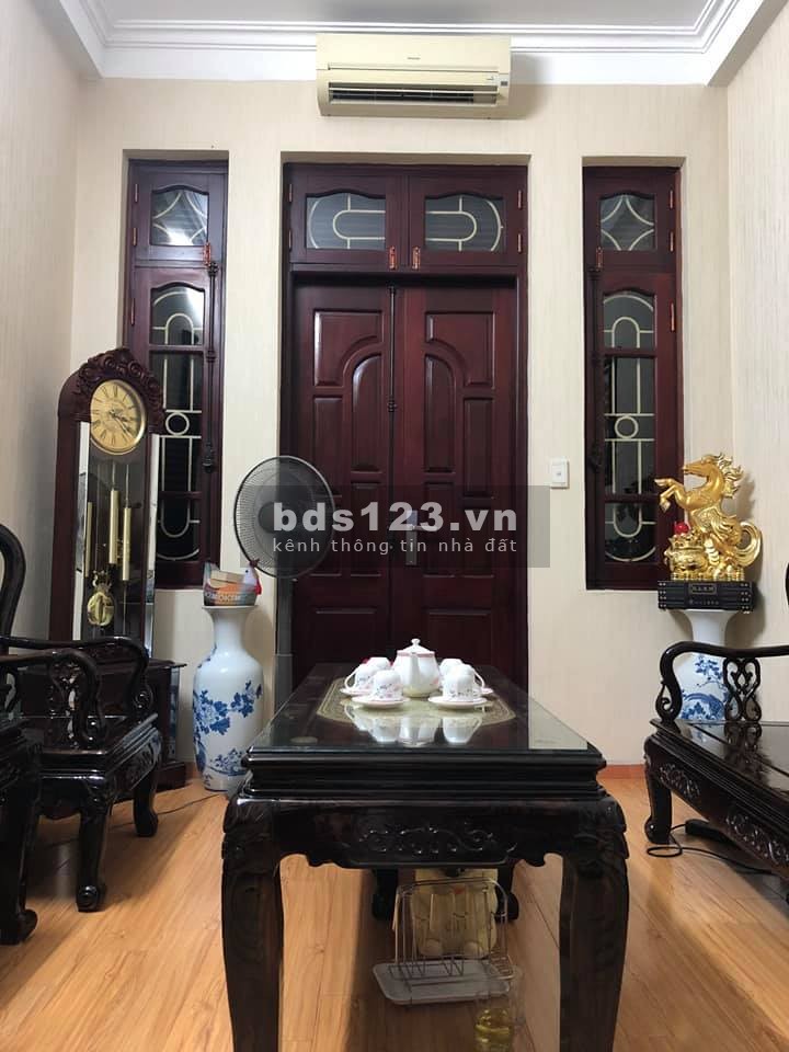 Bán nhà Định Công phân lô thoáng trước sau ngõ thông ra hồ tặng nội thất