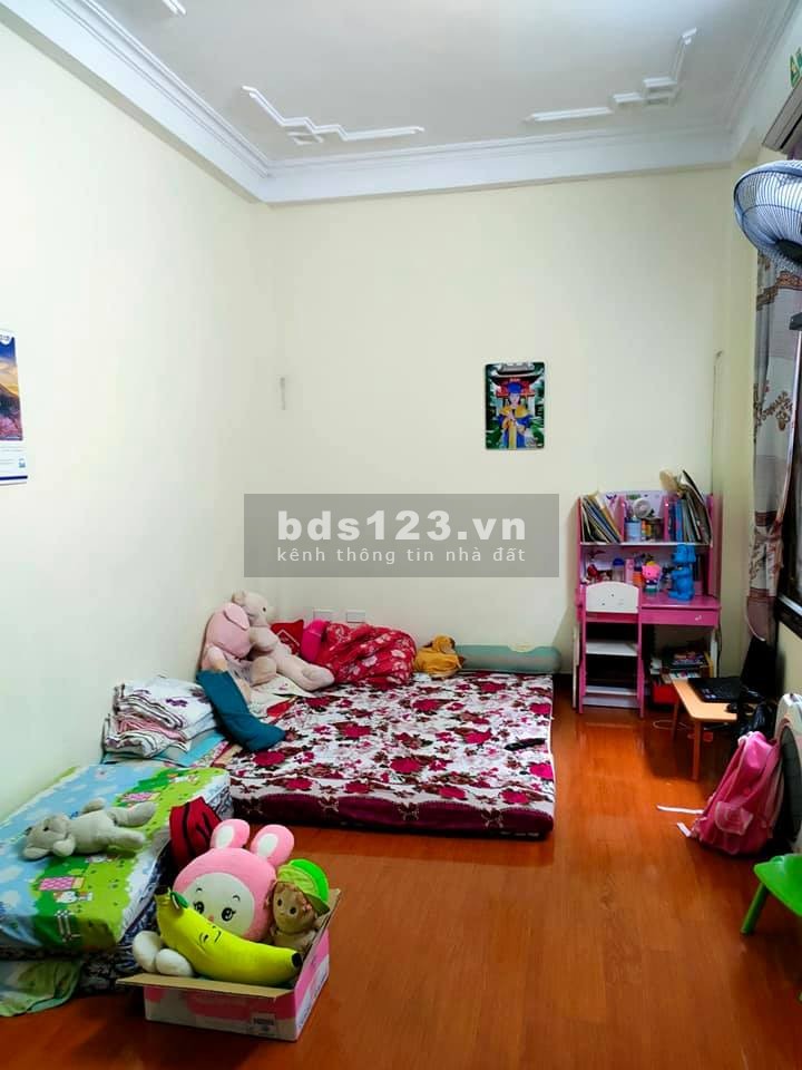 Bán nhà Tân Mai siêu đẹp gần ô tô tránh, dt 37m2, 4 tầng đúc, giá bán 2.3 tỷ