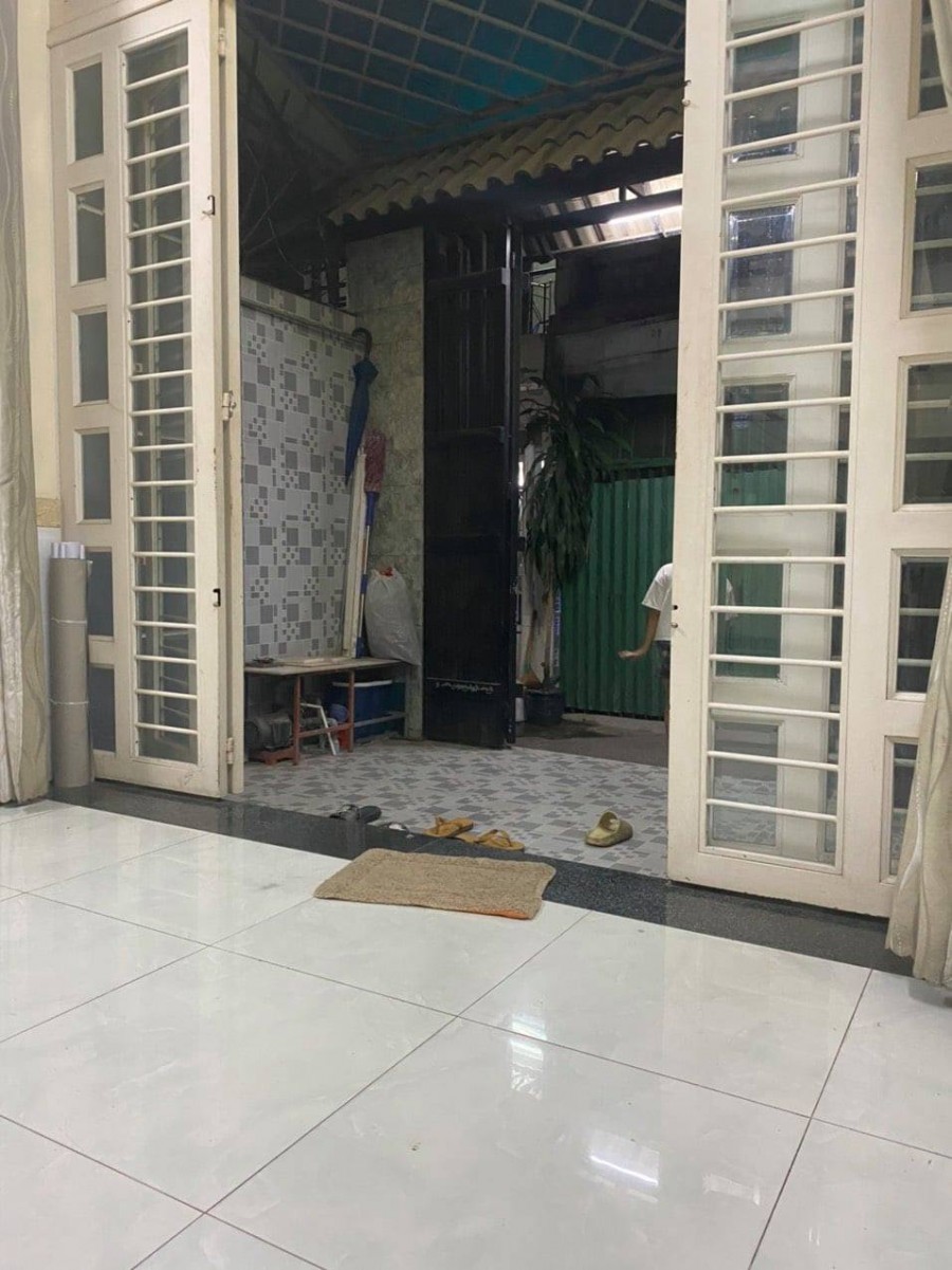 Nhà nguyên căn 4 tầng đẹp, hxh, dt 67m chiều ngang 4m đẹp, giá 6.4 tỷ, phường 8, Gò Vấp, lhcc
