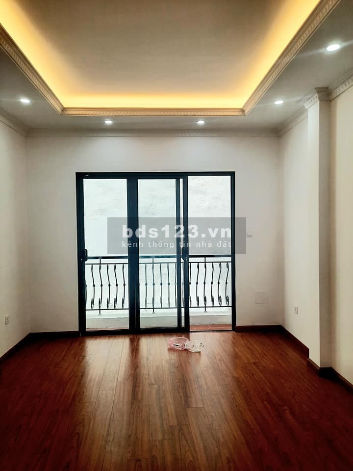 Bán nhà Tây Hồ Thuỵ Khuê Nguyễn Đình Thi đúc 5 tầng nhà mới giá 7.2 tỷ