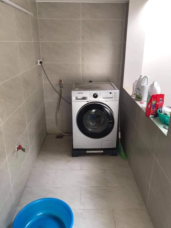 Bán nhà Phan Trọng Tuệ Cầu Bươu Thanh Trì dt 38m2, 5 tầng mt 4.3m giá nhỉnh 3 tỷ ô tô tránh sổ đỏ vuông đẹp