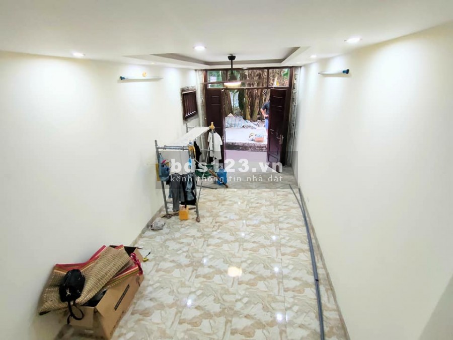 Bán Nhà Tân Mai 30m ô tô dt 39m2, 3 Tầng, mt 3m sổ đỏ chính chủ nở hậu giá nhỉnh 3 tỷ