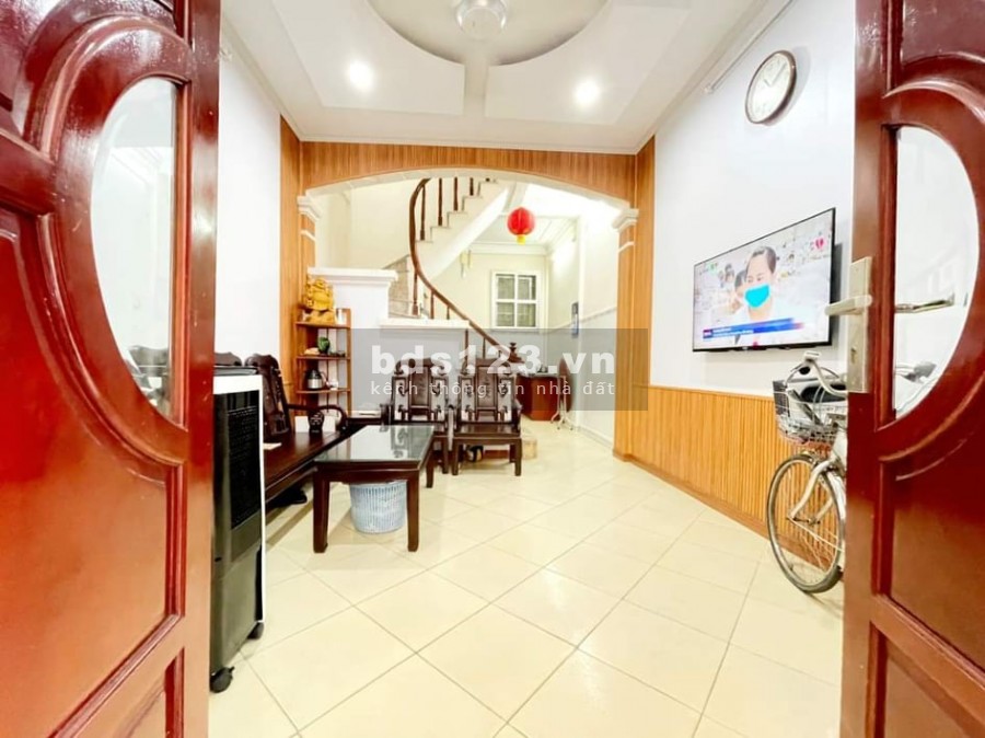  Khương Đình, Quận Thanh Xuân, 20m oto, thoáng trước sau, sổ đỏ chính chủ, chỉ 92tr/m.