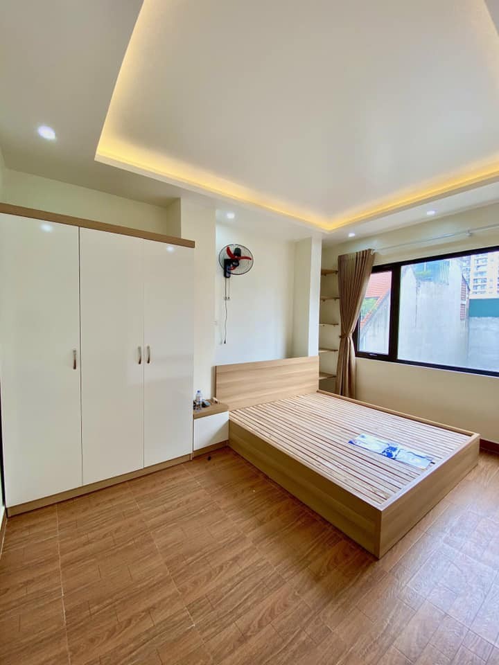 Diện tích 45m2 5 tầng Lạc Long Quân giá bán 3.8 tỷ ngõ thông xách va ly về ở LH 0983753389