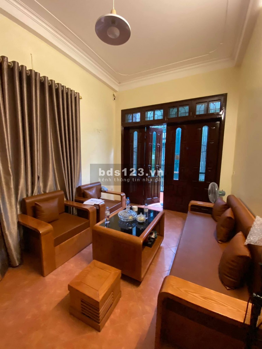 Bán nhà phố Đại Mỗ dt 43m2 5 tầng, 3 thoáng, ngõ to như phố, tặng nội thất chỉ 3 tỷ