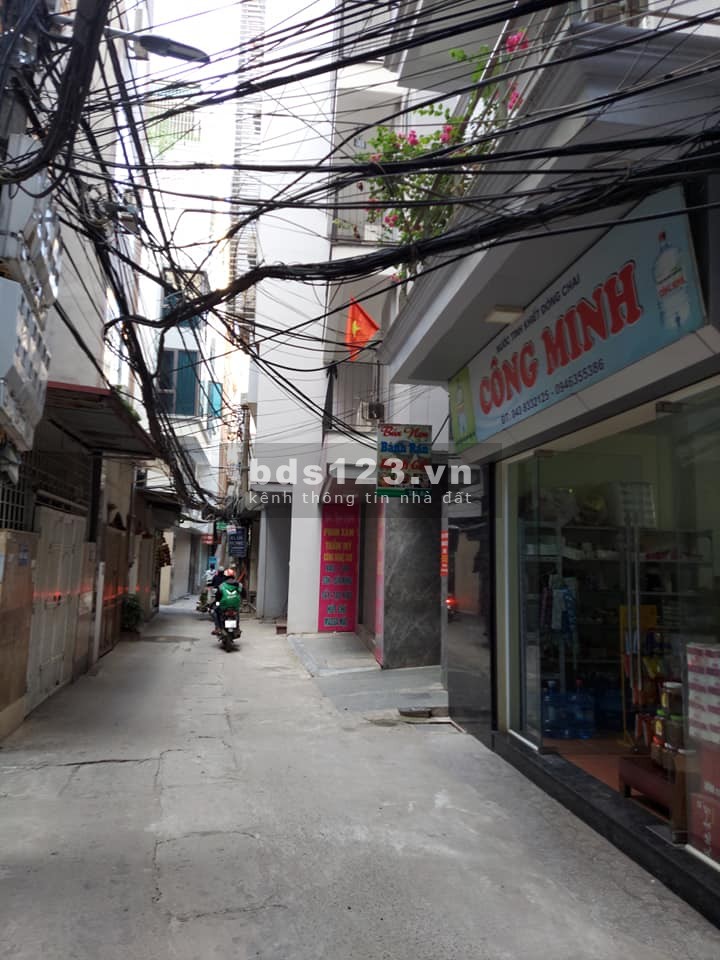 Bán nhà riêng ngõ 3 Nguyễn Văn Huyên, lô góc, ô tô đỗ cửa, giá bán 4.6 tỷ