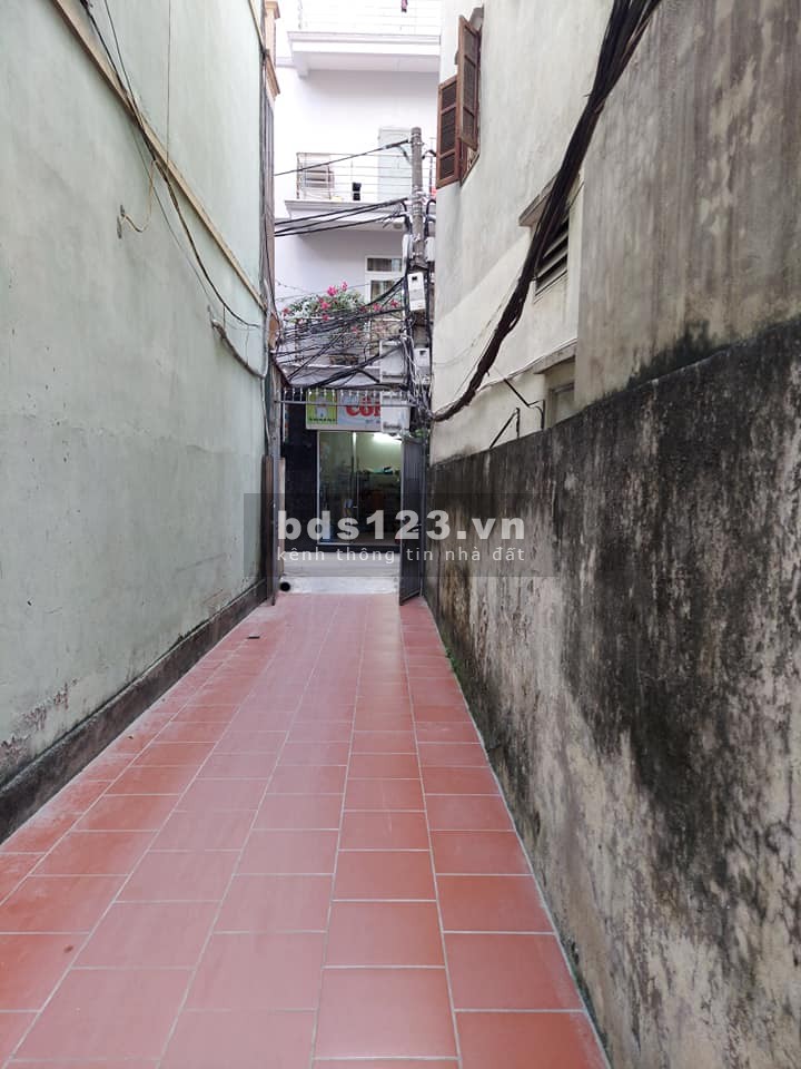 Bán nhà riêng ngõ 3 Nguyễn Văn Huyên, lô góc, ô tô đỗ cửa, giá bán 4.6 tỷ