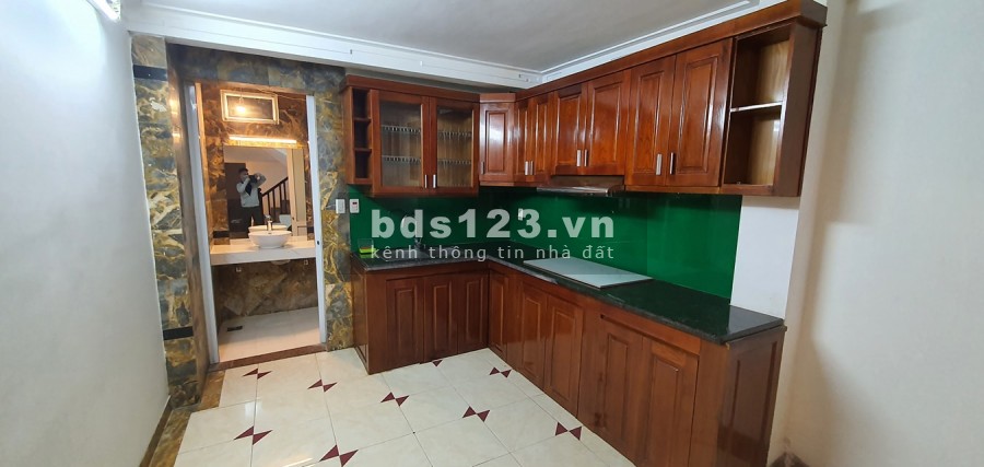 Bán nhà trung tâm Quận Đống Đa, dt 68m2, 3 tầng, cách mặt phố 25m, giá 6.5 tỷ