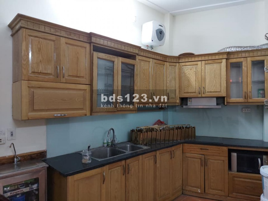 Bán nhà riêng ngõ 3 Nguyễn Văn Huyên, lô góc, ô tô đỗ cửa, giá bán 4.6 tỷ