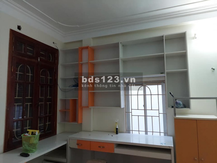 Bán nhà riêng ngõ 3 Nguyễn Văn Huyên, lô góc, ô tô đỗ cửa, giá bán 4.6 tỷ