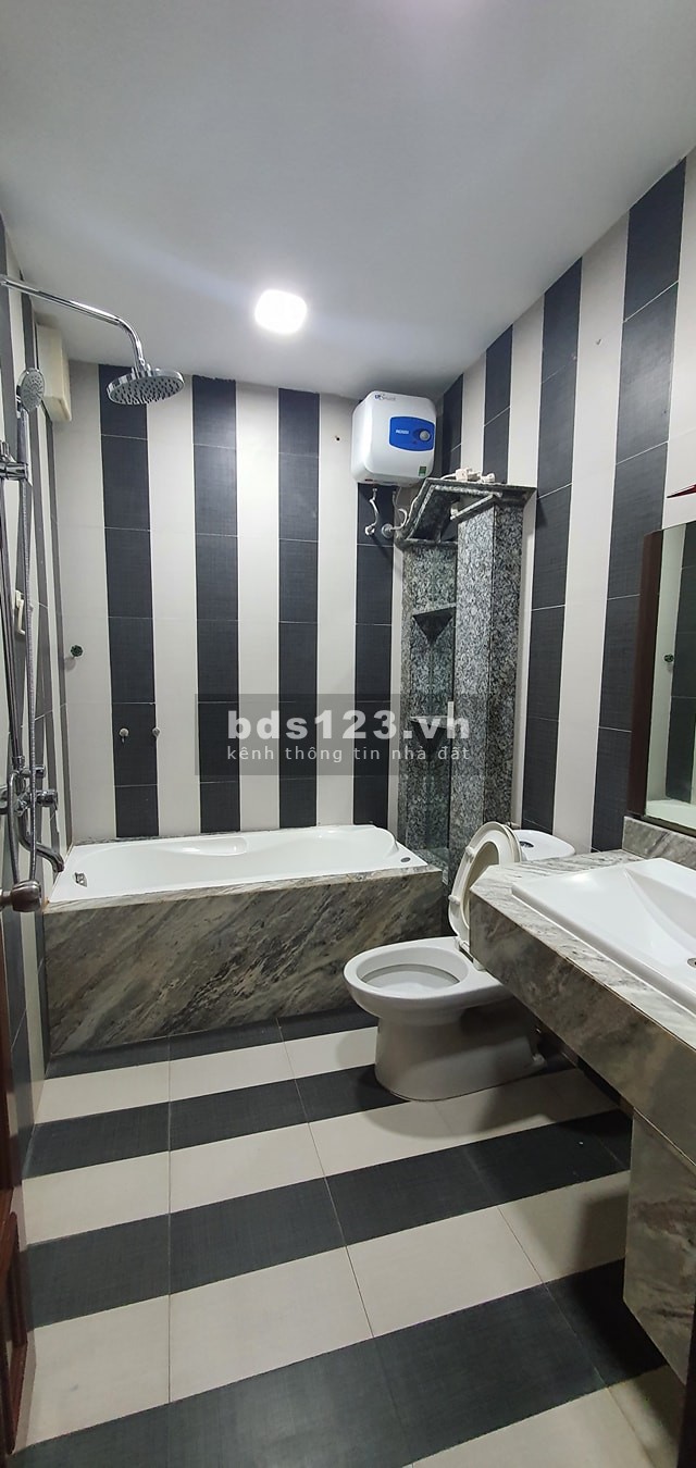Bán nhà trung tâm Quận Đống Đa, dt 68m2, 3 tầng, cách mặt phố 25m, giá 6.5 tỷ