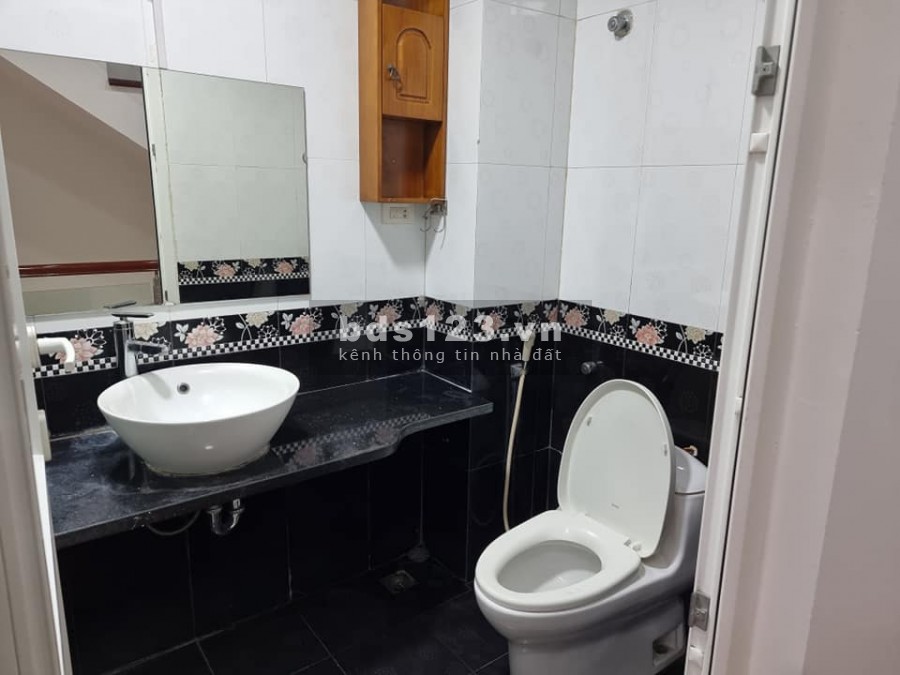 Siêu Hiếm Phân lô Hoàng Quốc Việt Gara ô tô tránh 65m2x5Tầng 10.2 Tỷ