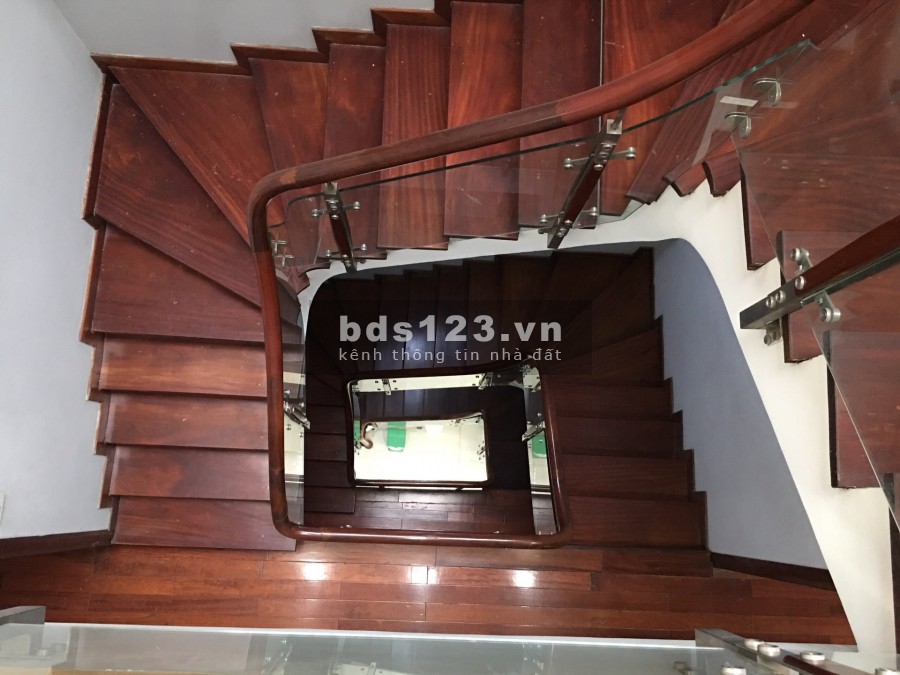 Nhà mặt ngõ 80 Chùa Láng, view hồ, garage oto, sổ đỏ chính chủ giá bán 16 tỷ